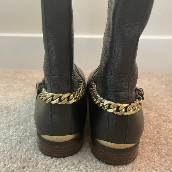 CALVIN KLEIN Finius Ankle Boot with Gold Chain Detail - Picture 4 of 7